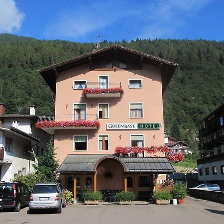 Green Base Hotel B&B Malè Екстериор снимка
