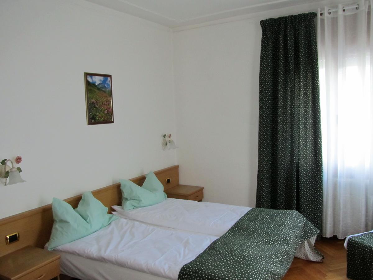 Green Base Hotel B&B Malè Екстериор снимка
