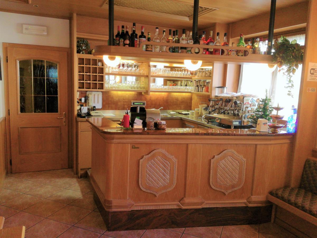 Green Base Hotel B&B Malè Екстериор снимка